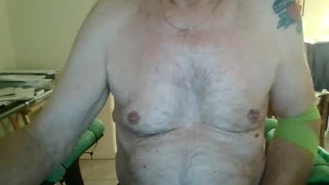 Snapshot of comeonmymouth chatting on 12/01/25, 11:43 comeonmymouth online show from 12/01/25, 11:43