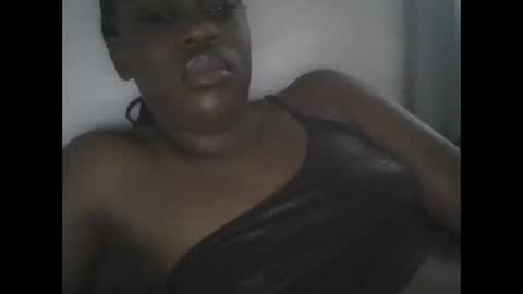 Snapshot of comicalcara chatting on 01/19/25, 07:46 Cara online show from 01/19/25, 07:46