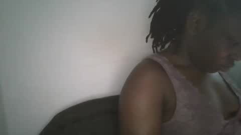 Snapshot of comicalcara chatting on 01/22/25, 09:46 Cara online show from 01/22/25, 09:46