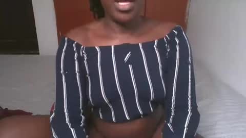 Snapshot of comicalcara chatting on 02/05/25, 07:20 Cara online show from 02/05/25, 07:20