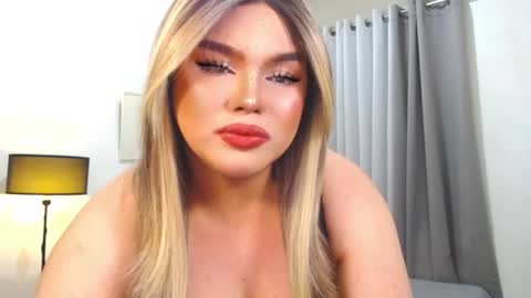 Snapshot of commanderroxyx chatting on 02/18/26, 05:03 Roxy online show from 02/18/26, 05:03