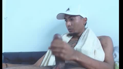 Snapshot of comoseria1927realg4life chatting on 12/17/25, 02:45 comoseria1927realg4life online show from 12/17/25, 02:45