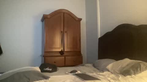 Snapshot of concentralized chatting on 02/10/25, 12:08 Matt online show from 02/10/25, 12:08