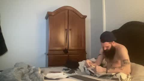 Snapshot of concentralized chatting on 02/11/25, 05:58 Matt online show from 02/11/25, 05:58