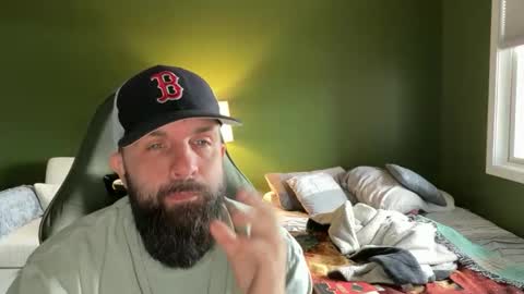 Snapshot of concentralized chatting on 12/01/25, 05:51 Matt online show from 12/01/25, 05:51