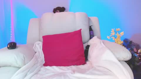 Snapshot of concubine_princess chatting on 12/23/24, 10:12 Ariane... online show from 12/23/24, 10:12