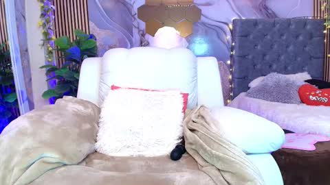 Ariane... online show from 12/19/25, 10:39