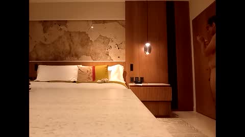 Snapshot of conejotam chatting on 11/01/25, 01:40 conejotam online show from 11/01/25, 01:40