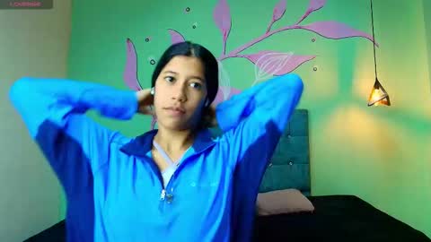 C O N N I E online show from 11/06/25, 07:37