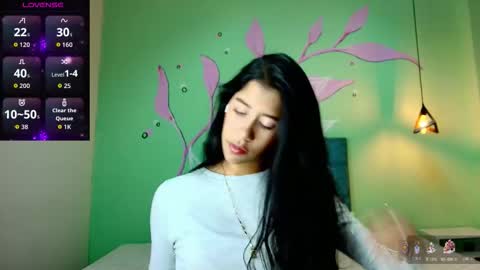 C O N N I E online show from 11/11/25, 08:42