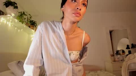 connie    online show from 02/09/25, 04:18