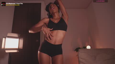 Snapshot of connie_west0 chatting on 12/30/24, 11:17   independent model online show from 12/30/24, 11:17