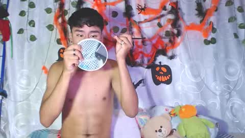 Snapshot of connor_michael chatting on 10/13/25, 06:19 connor_michael online show from 10/13/25, 06:19
