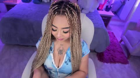 Snapshot of conny_curly chatting on 01/03/25, 12:52 Conny online show from 01/03/25, 12:52