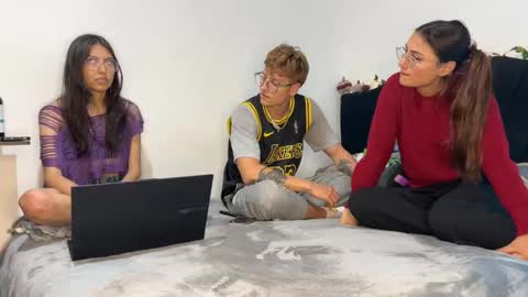 conor_taylor_ online show from 09/24/25, 09:07