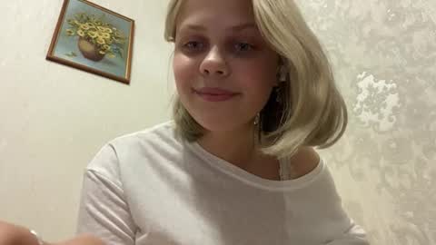 Snapshot of constancecovil chatting on 02/25/26, 01:43 Viktorina online show from 02/25/26, 01:43