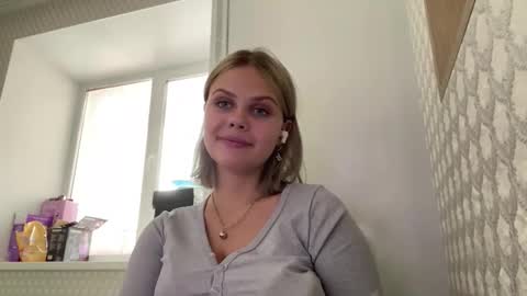 Snapshot of constancecovil chatting on 02/27/26, 11:32 Viktorina online show from 02/27/26, 11:32