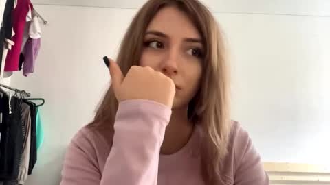 Snapshot of constancefanny chatting on 02/19/26, 12:34 Amelia online show from 02/19/26, 12:34