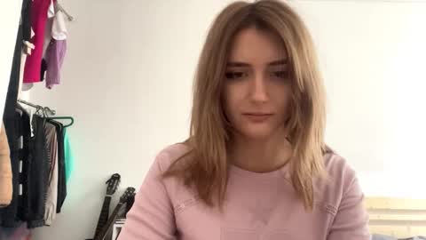 Snapshot of constancefanny chatting on 02/20/26, 12:27 Amelia online show from 02/20/26, 12:27