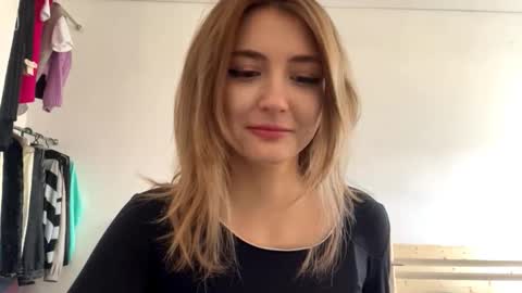 Snapshot of constancefanny chatting on 03/01/26, 12:18 Amelia online show from 03/01/26, 12:18