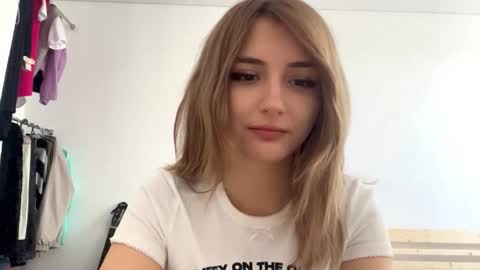 Snapshot of constancefanny chatting on 03/02/26, 12:34 Amelia online show from 03/02/26, 12:34