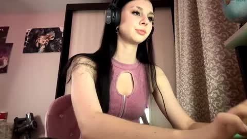 Snapshot of constancefeusier chatting on 10/26/25, 08:48 Isabella online show from 10/26/25, 08:48