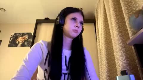 Snapshot of constancefeusier chatting on 11/10/25, 06:07 Isabella online show from 11/10/25, 06:07