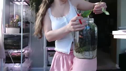 ANR Mommy online show from 11/20/25, 05:45