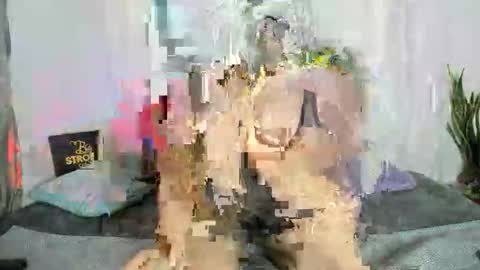 Snapshot of conyabril chatting on 12/17/25, 06:36 conyabril online show from 12/17/25, 06:36