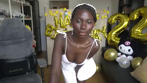 Carola  independent model online show from 09/12/25, 01:00