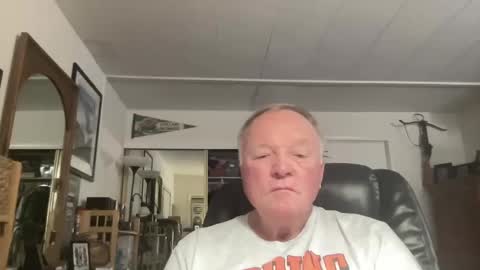 cookoosnest online show from 10/22/25, 04:35