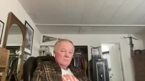 cookoosnest online show from 10/29/25, 03:20