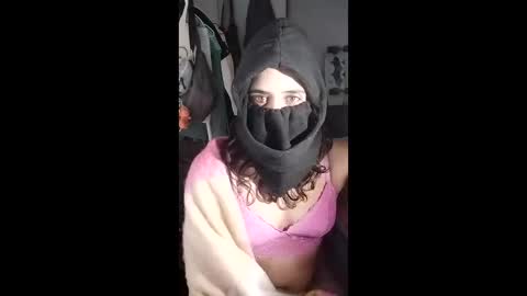 Snapshot of cootie_pinklips chatting on 12/15/25, 11:14 Cootie pinklips online show from 12/15/25, 11:14