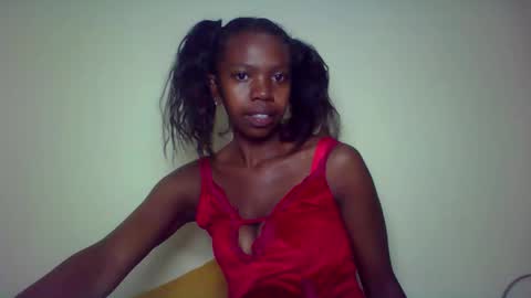coquine_lara online show from 04/21/26, 02:51