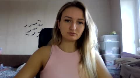 cora_fora online show from 09/29/25, 07:57