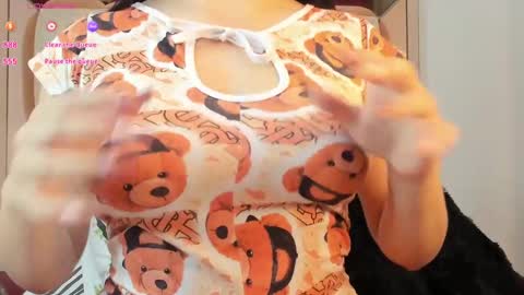 Snapshot of coraline__clark chatting on 12/20/24, 09:00 online show from 12/20/24, 09:00