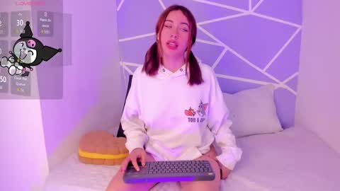 Snapshot of coraline_arts chatting on 02/27/25, 07:37 Cora online show from 02/27/25, 07:37