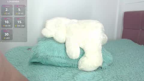 Snapshot of coraline_fox2 chatting on 10/25/25, 02:56 coraline online show from 10/25/25, 02:56