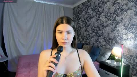 Snapshot of coraline_kitty chatting on 05/31/26, 05:04 Coraline online show from 05/31/26, 05:04
