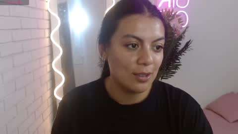 Snapshot of coraline_tay chatting on 02/07/25, 05:51 Carolina online show from 02/07/25, 05:51