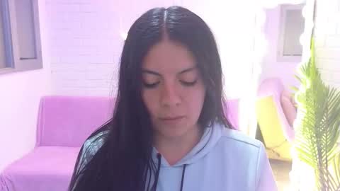 Snapshot of coraline_tay chatting on 09/14/25, 01:32 Carolina online show from 09/14/25, 01:32