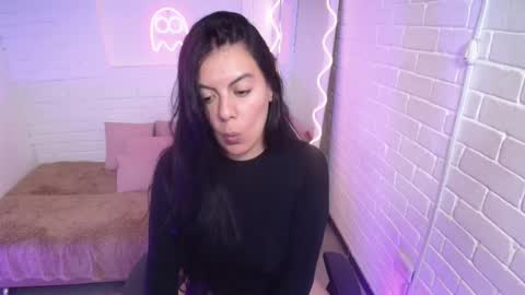 Snapshot of coraline_tay chatting on 10/10/25, 06:51 Carolina online show from 10/10/25, 06:51