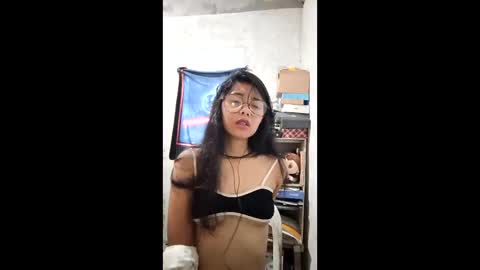Snapshot of coralinebane chatting on 03/06/26, 12:40 coralinebane online show from 03/06/26, 12:40