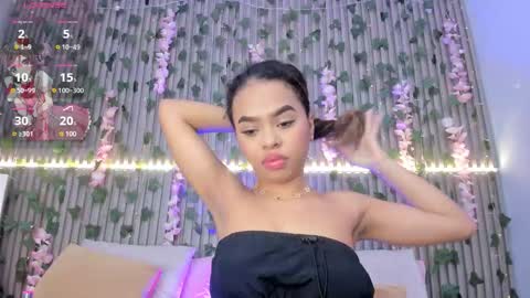 coralineross_ online show from 11/13/25, 10:58