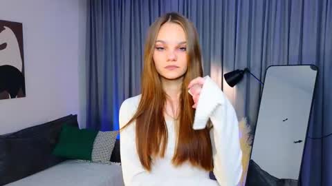 Snapshot of corazonmalinky chatting on 11/10/25, 03:55 Lia online show from 11/10/25, 03:55