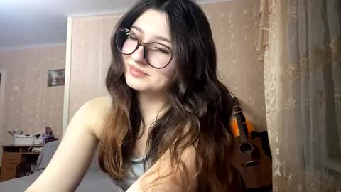 Elisheva online show from 11/06/25, 03:24