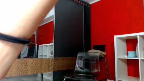 Snapshot of corinnefelicity chatting on 12/16/25, 07:02 Glorya online show from 12/16/25, 07:02