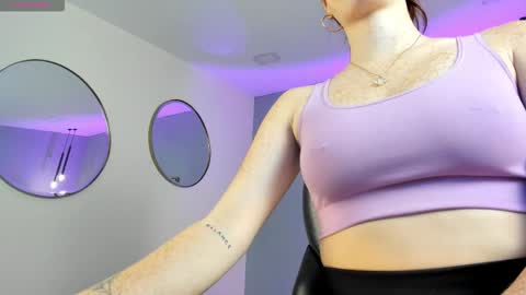 Corinne Russo online show from 10/06/25, 05:38