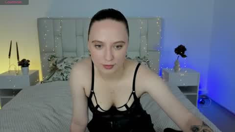 Snapshot of cornelia_kitty chatting on 08/09/26, 03:17 Cornelia online show from 08/09/26, 03:17
