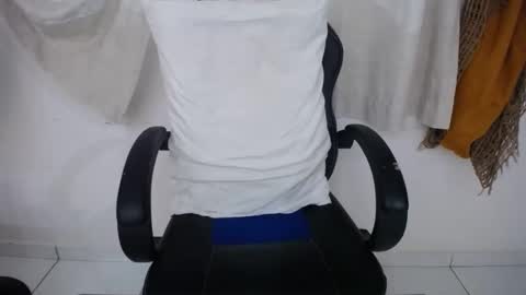 corolaxxl online show from 10/21/25, 01:28